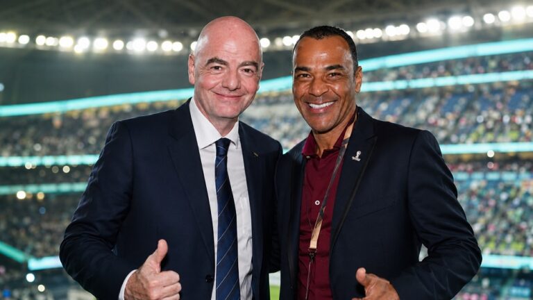 Cafu Bela 10 Tahun Gianni Infantino di FIFA