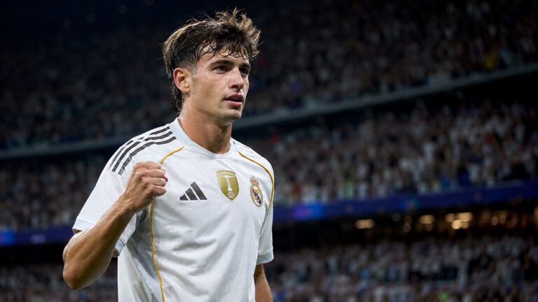 Carlos Espi, striker baru Real Madrid yang mencetak gol kemenangan pada debut comeback Jose Mourinho melawan Espanyol.